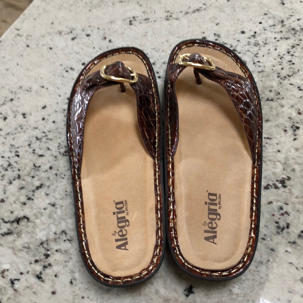 Algeria Brown Alligator Sandals, size 40 (size 10)